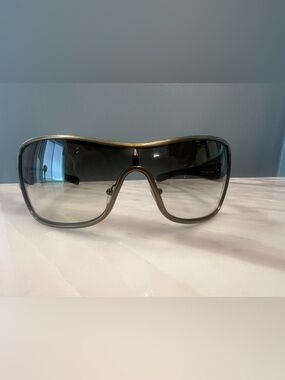 PRADA
PRADA SPS 55G
Green Khaki
Shield Mask
Sunglasses
Vintage